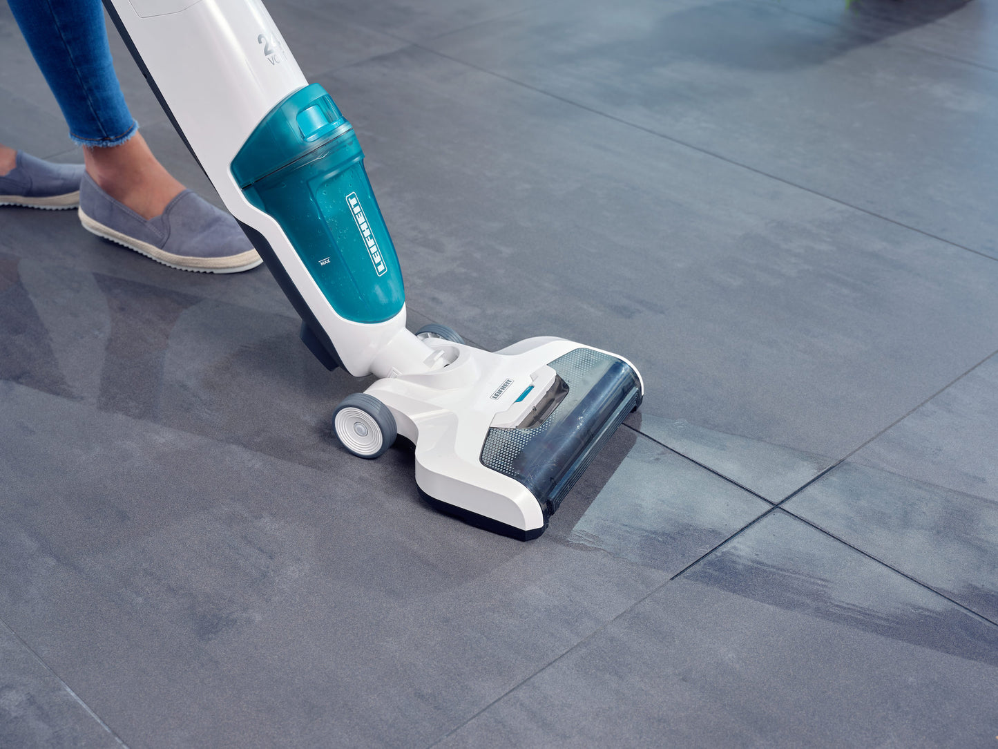 Leifheit Cordless Suction Wiper Regulus Aqua PowerVac Pro, Hard Floor Cleaner