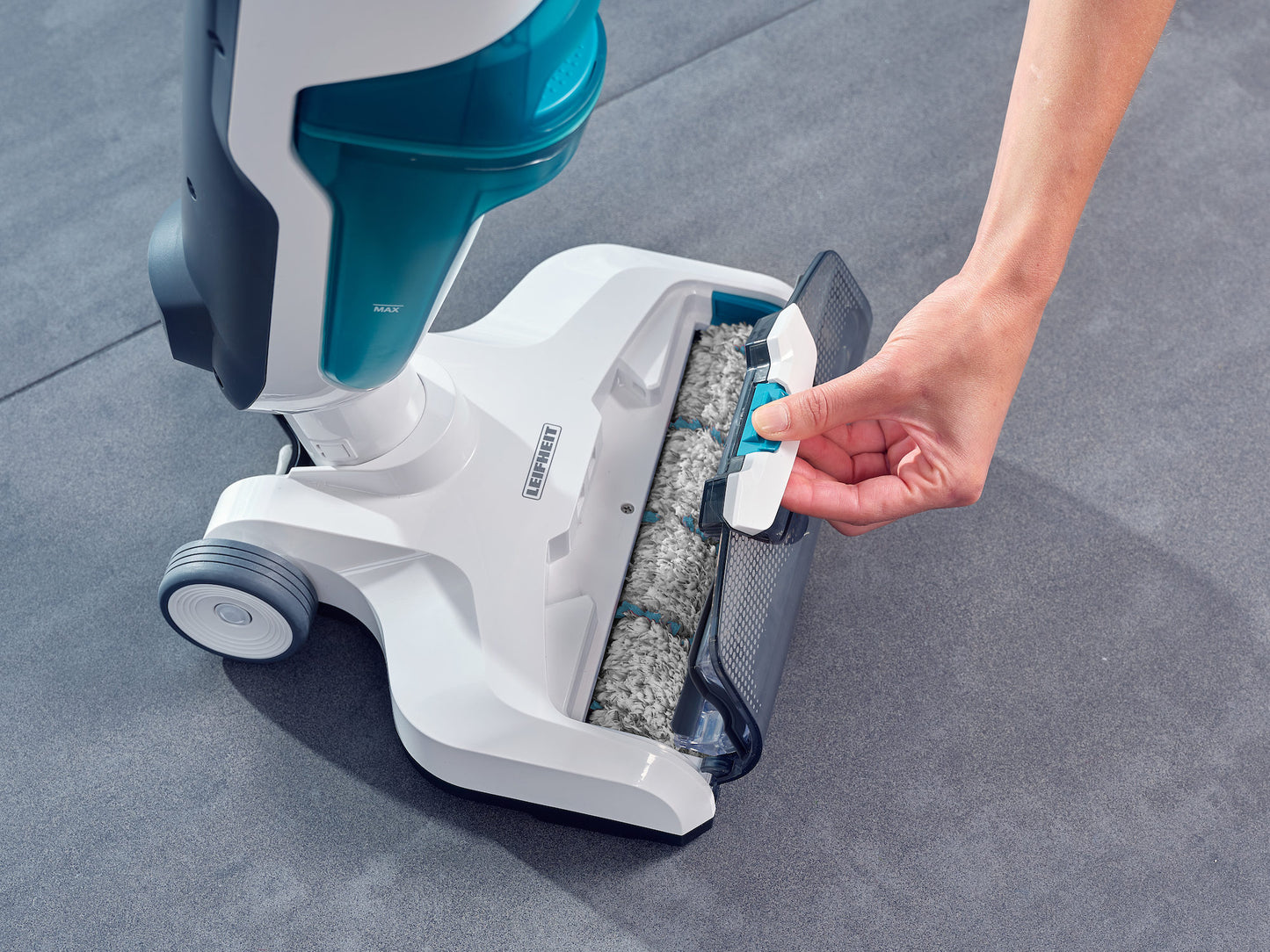 Leifheit Cordless Suction Wiper Regulus Aqua PowerVac Pro, Hard Floor Cleaner